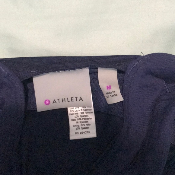 Athleta tank navy blue cross back built in bra - Picture 4 of 4